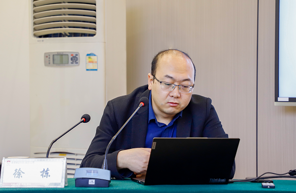 龍鋼集團舉行新能源產(chǎn)業(yè)知識培訓(xùn)