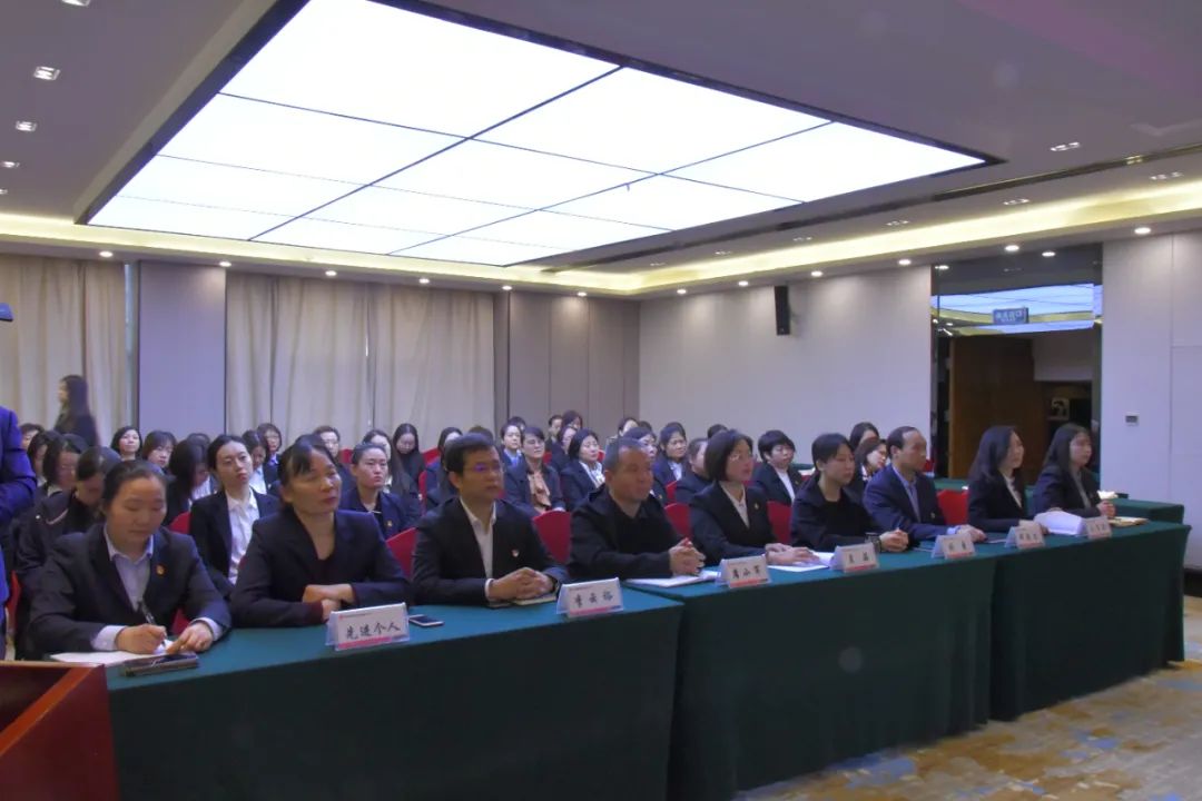 龍鋼集團工會女職委“巾幗言志—女職工崗位建功論壇”系列活動豐富多彩