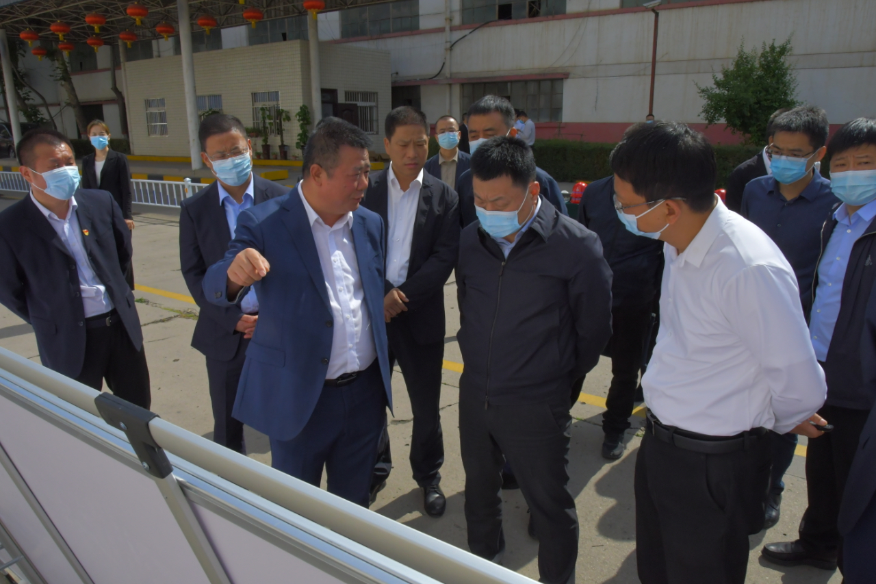 楊建強蒞臨龍鋼集團西軋調研保障性安居工程