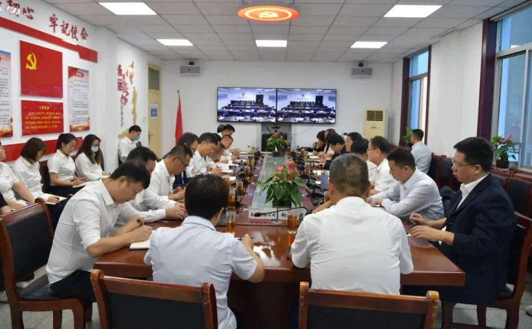 龍鋼集團召開生產經營工作例會