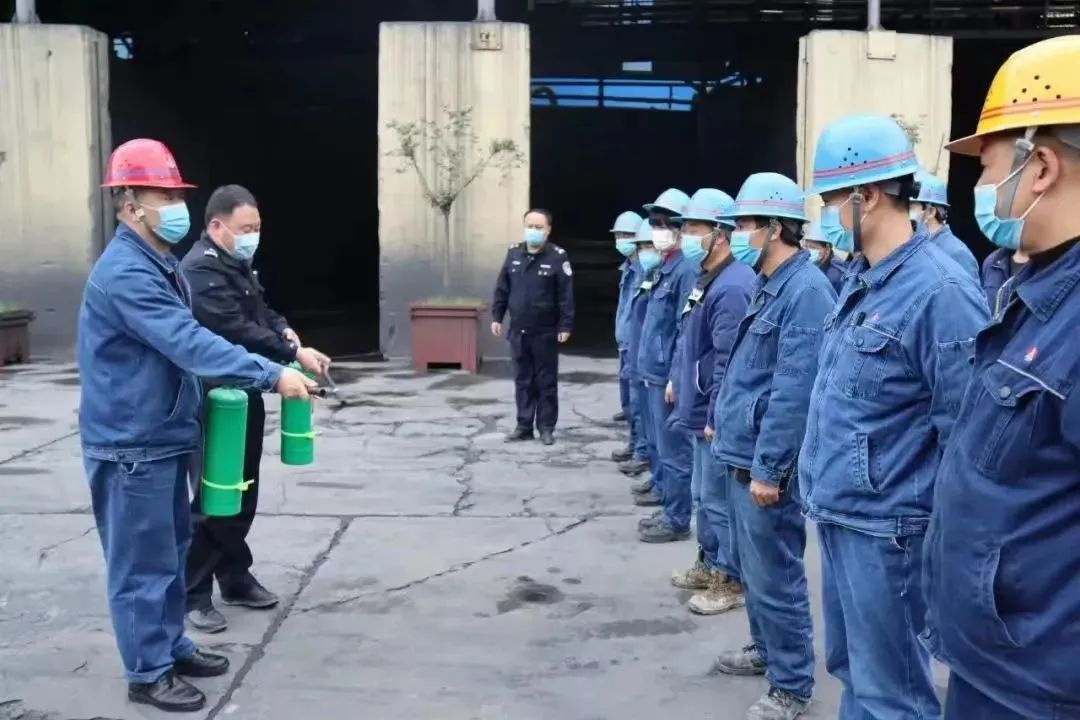 大西溝礦業(yè)公司:開(kāi)足馬力趕生產(chǎn) 全力以赴戰(zhàn)收官 大西溝礦業(yè)公司:開(kāi)足馬力趕生產(chǎn) 全力以赴戰(zhàn)收官