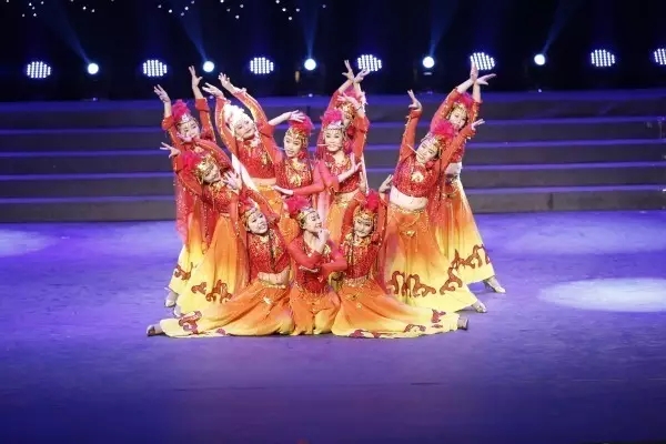 龍鋼集團舉辦“凝心聚力 共謀發(fā)展”迎新年職工聯(lián)歡會 龍鋼集團舉辦“凝心聚力 共謀發(fā)展”迎新年職工聯(lián)歡會