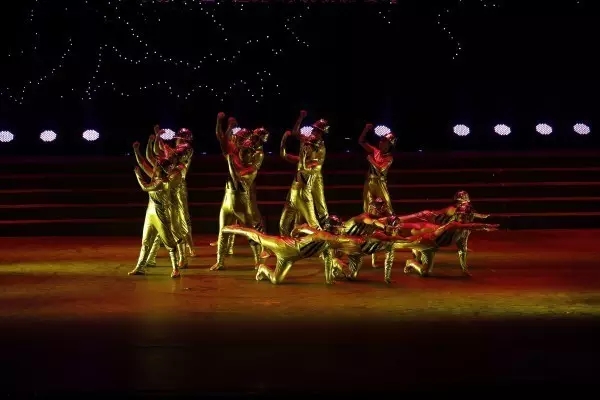 龍鋼集團舉辦“凝心聚力 共謀發(fā)展”迎新年職工聯(lián)歡會 龍鋼集團舉辦“凝心聚力 共謀發(fā)展”迎新年職工聯(lián)歡會