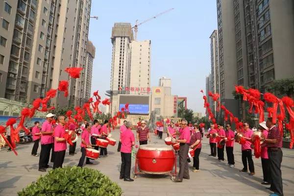 龍鋼集團綜合服務公司韓城禹錦園小區4#、5#住宅樓順利封頂