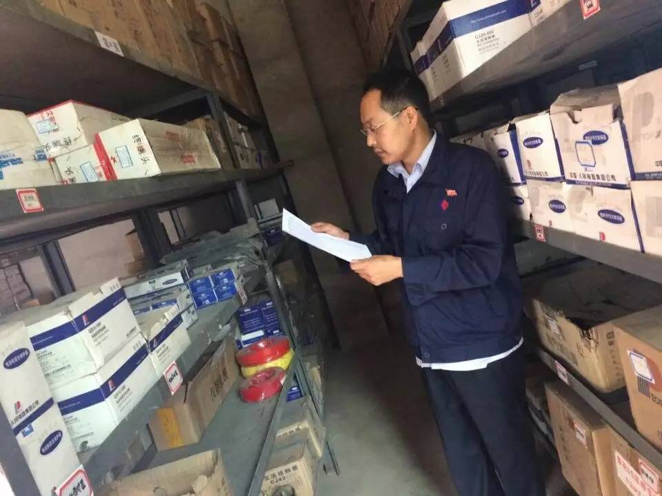 奉獻(xiàn)不言苦 追求無止境---記龍鋼集團(tuán)“四優(yōu)”黨員張秋虎 奉獻(xiàn)不言苦 追求無止境---記龍鋼集團(tuán)“四優(yōu)”黨員張秋虎