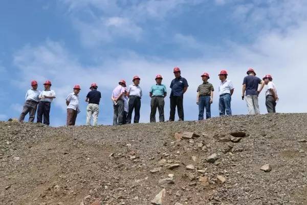 韋武強一行到大西溝礦業公司檢查指導安全生產工作