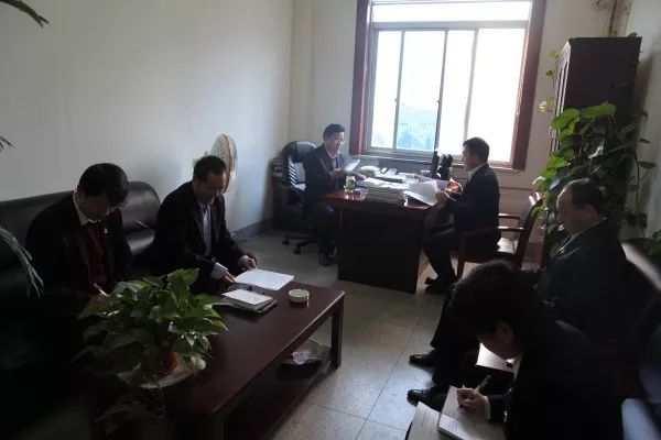 史明奇、劉志懿分別參加所在黨支部組織生活會