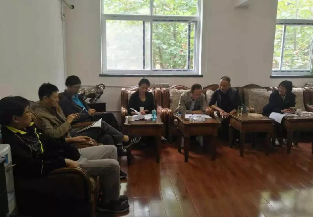 唐鑫國慶節假日到西鋼-紅光公司指導落實工作 唐鑫國慶節假日到西鋼-紅光公司指導落實工作