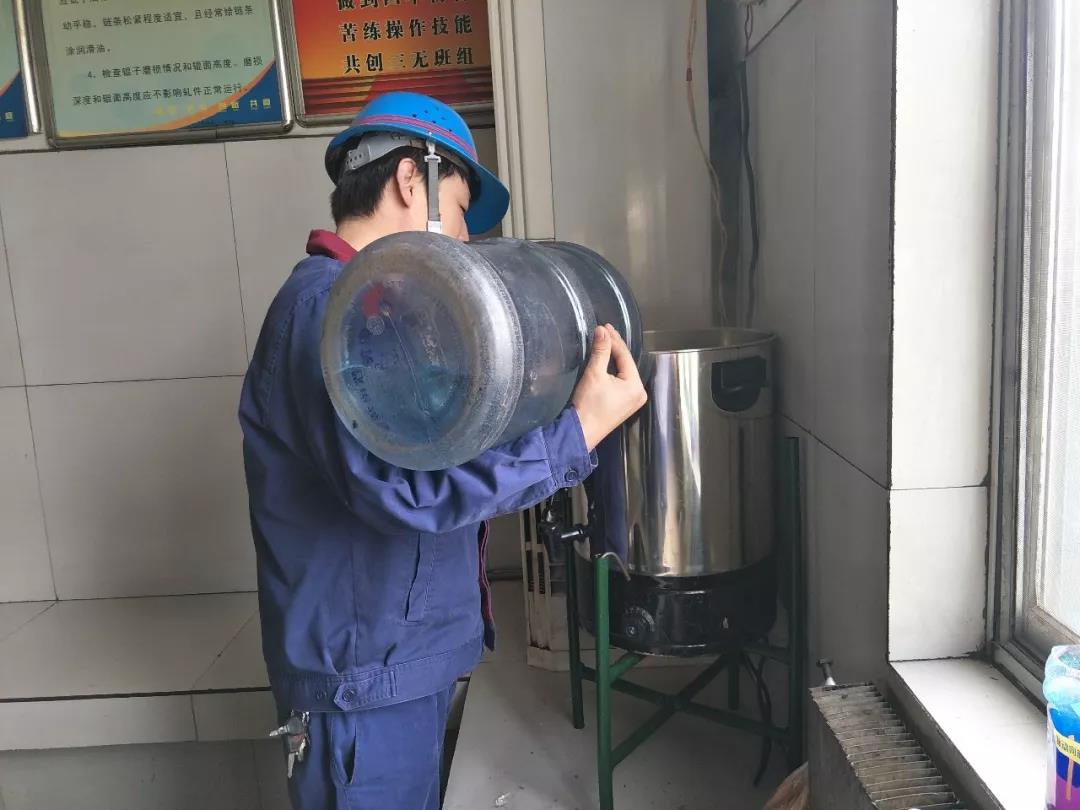 同興公司軋鋼廠扎實(shí)推進(jìn)“安全生產(chǎn)月”活動 同興公司軋鋼廠扎實(shí)推進(jìn)“安全生產(chǎn)月”活動