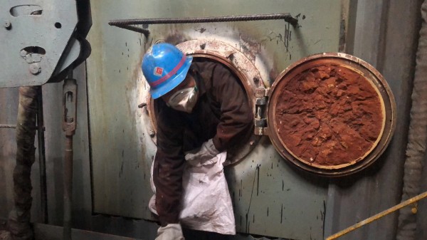 粉塵下的清灰人 粉塵下的清灰人