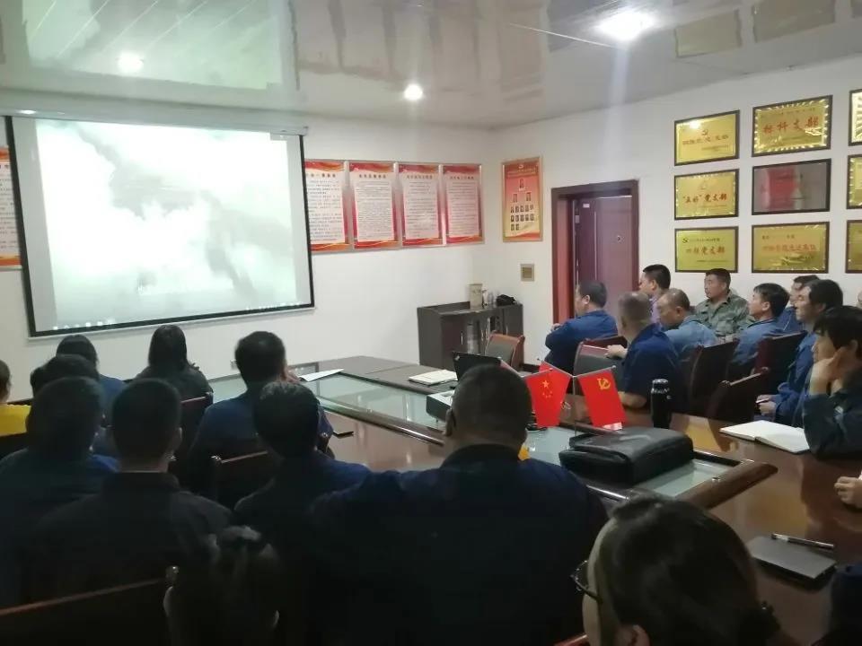 大西溝礦業公司組織觀看安全警示教育片