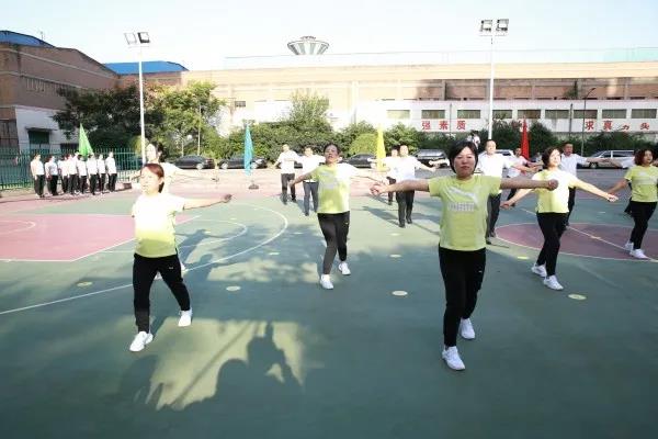 龍鋼集團“迎國慶”全民健身廣播體操展演活動掠影 龍鋼集團“迎國慶”全民健身廣播體操展演活動掠影
