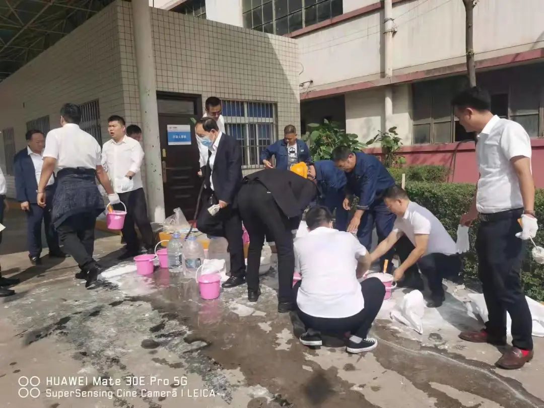 義務勞動顯擔當 助力國慶創輝煌 義務勞動顯擔當 助力國慶創輝煌